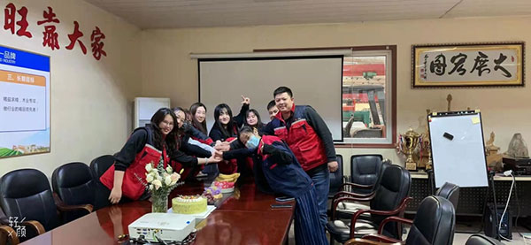 公司銷售部舉行4月份大戰(zhàn)啟動會